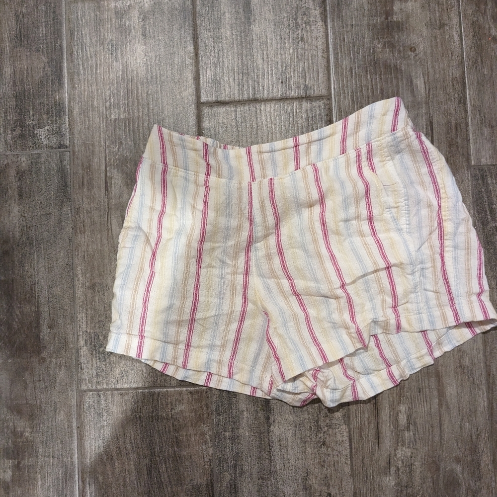 Medium shorts
